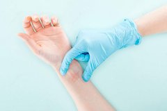 预防与手套有关的过敏的七个秘诀