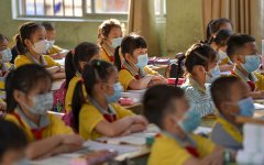 当学校即将开始时,学生有哪些个人防护措施？